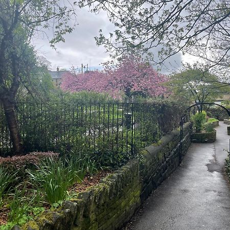 Brook Cottage ホルムファース エクステリア 写真