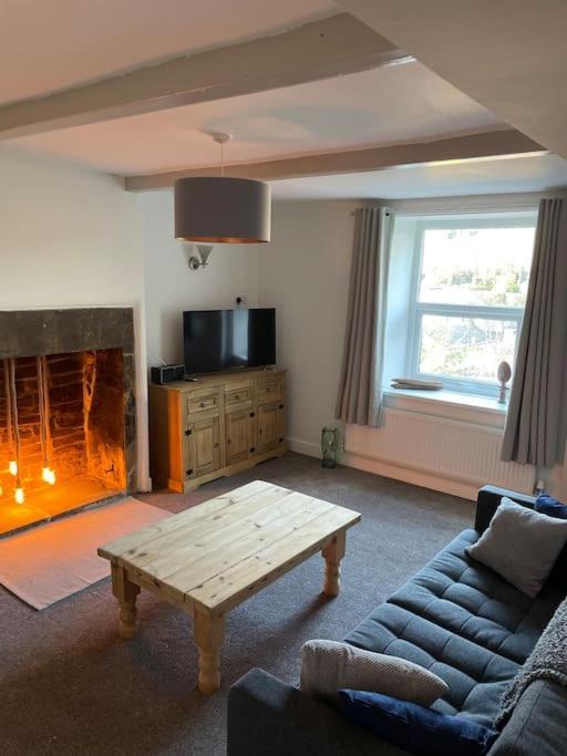Brook Cottage ホルムファース エクステリア 写真