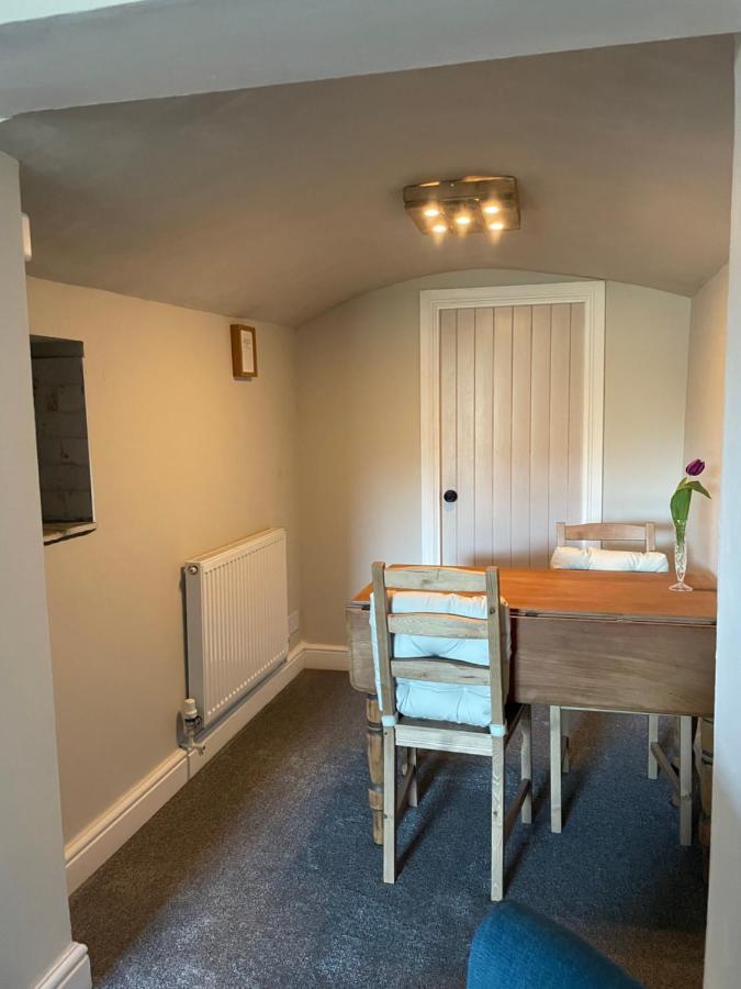 Brook Cottage ホルムファース エクステリア 写真