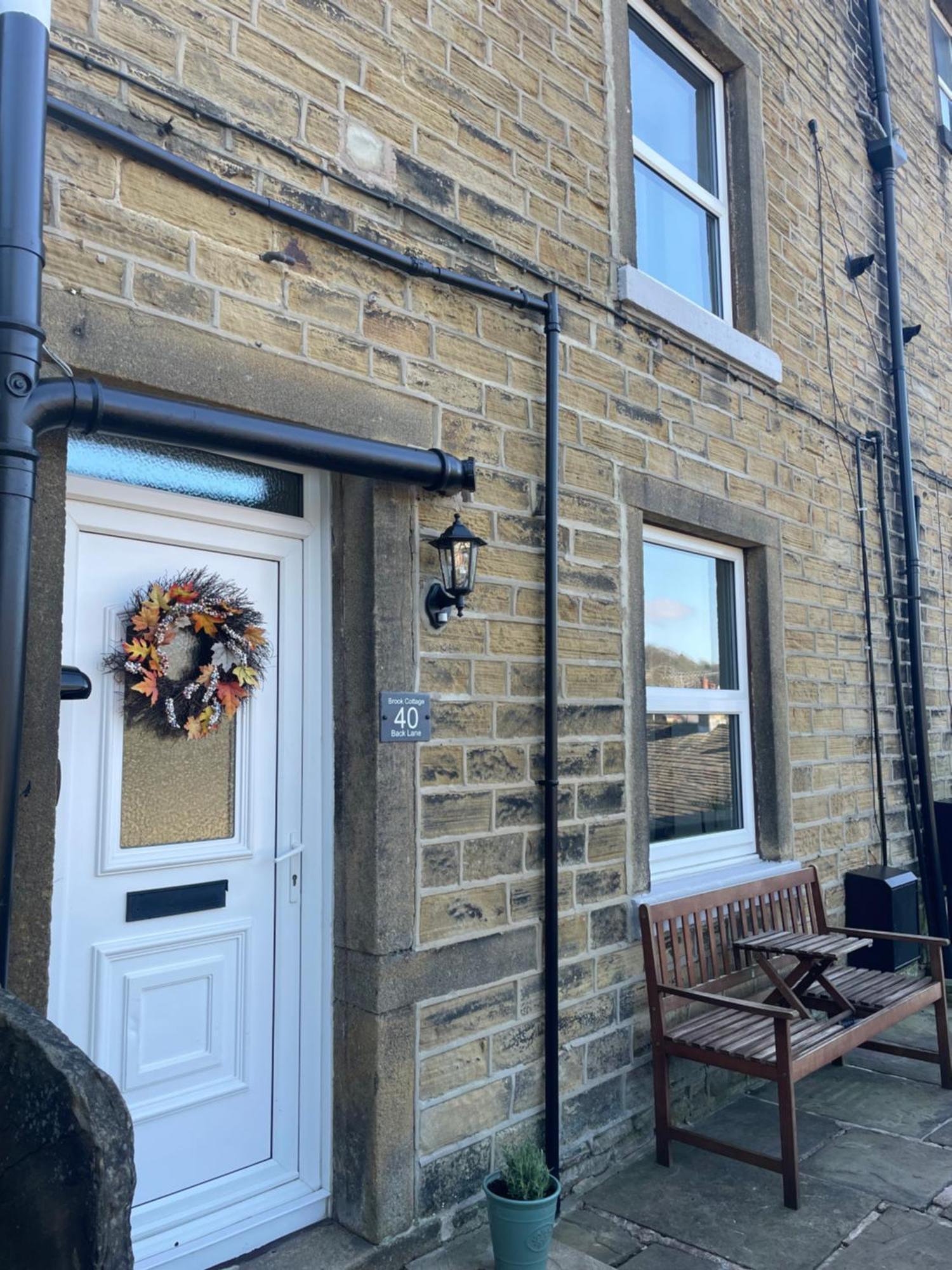 Brook Cottage ホルムファース エクステリア 写真